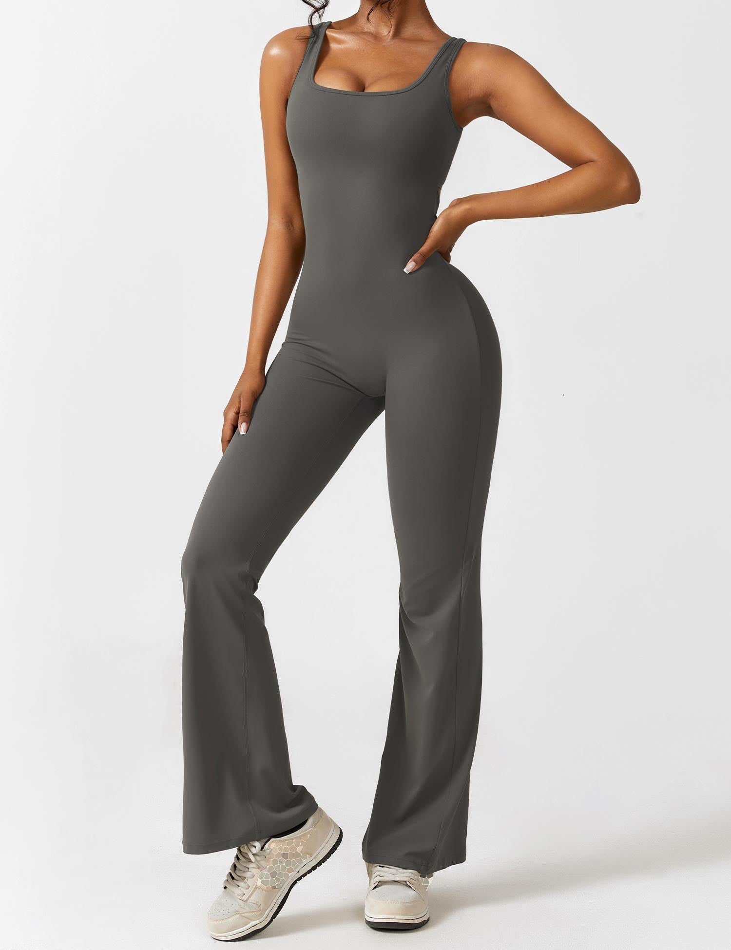 Yeoreo V-Rücken Ausgestellter Jumpsuit/Overall Grau