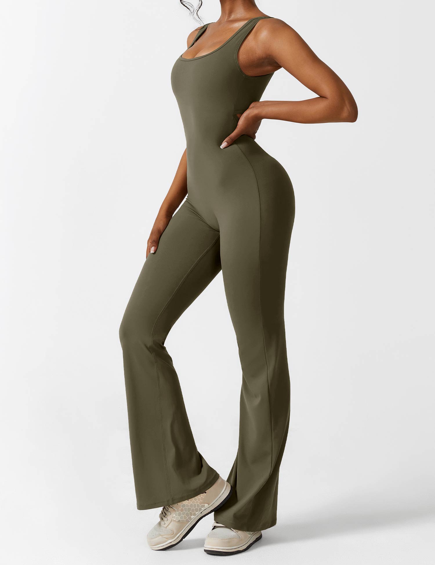 Yeoreo V-Rücken Ausgestellter Jumpsuit/Overall Olivgrün